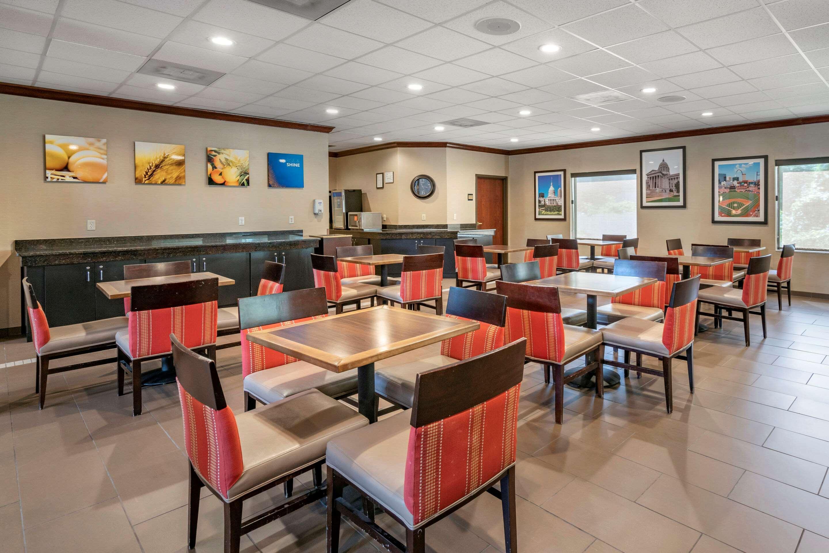 Comfort Inn & Suites St Louis-או'פאלון מראה חיצוני תמונה