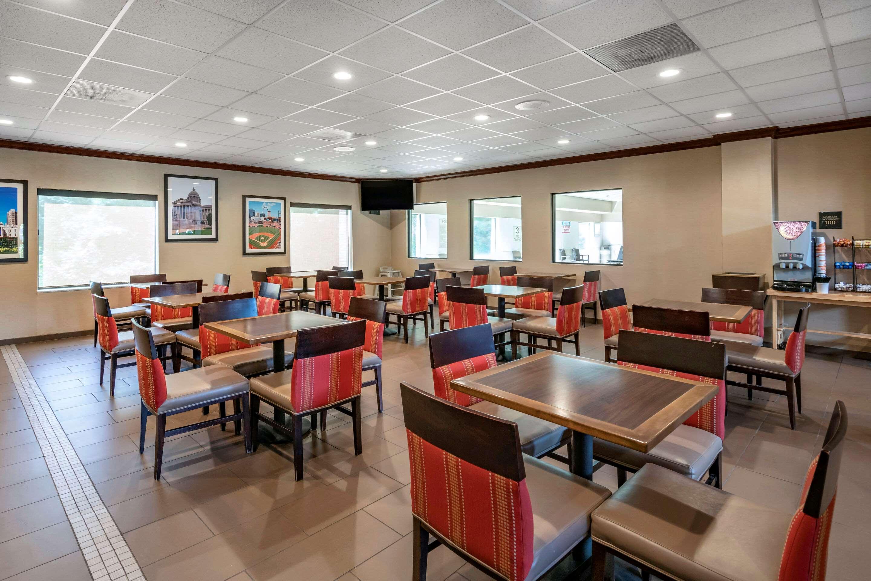 Comfort Inn & Suites St Louis-או'פאלון מראה חיצוני תמונה